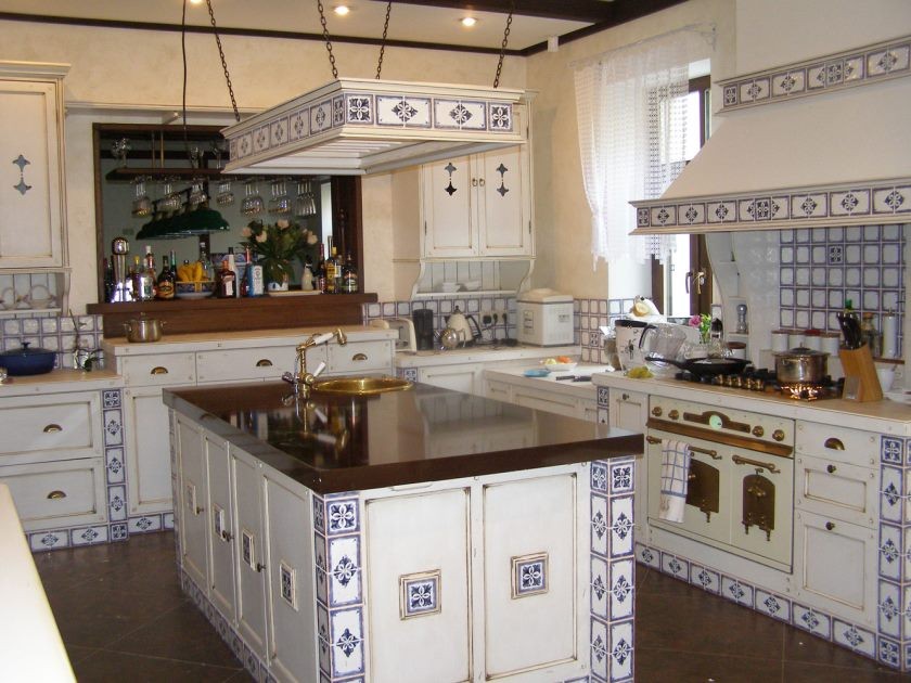 Кухня в светлых тонах: особенности современного оформления и украшения интерьера (80 фото)