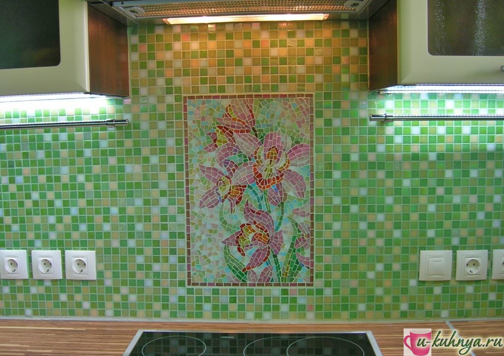 как положить мозаику на фартук кухни