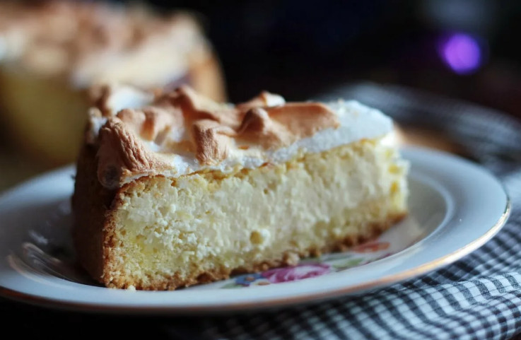 История одного пирога: Пирог ангела, Угощение для ангела